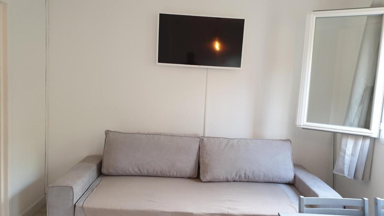 Locap Studio Apartment Agde Bagian luar foto