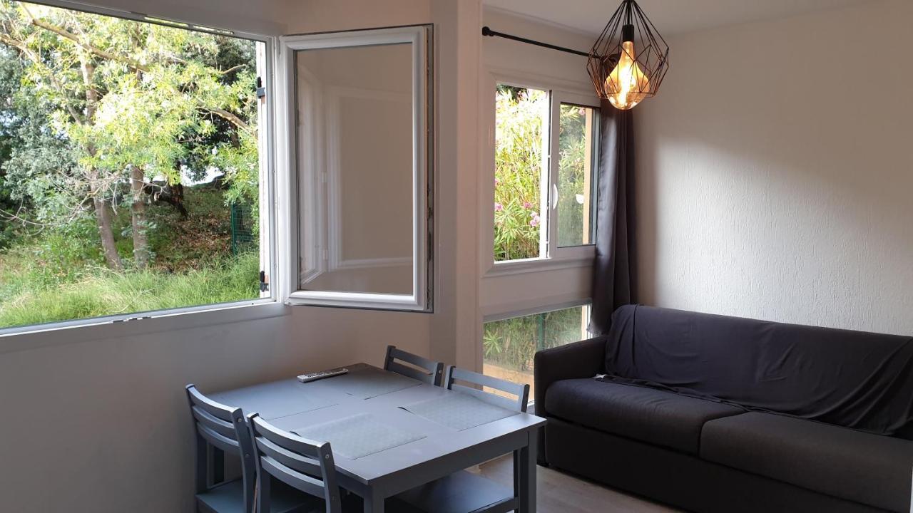 Locap Studio Apartment Agde Bagian luar foto